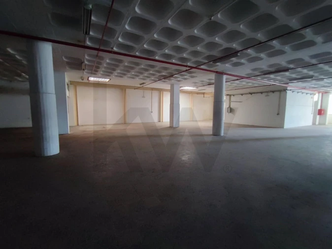 Armazém para Venda em Sacavém e Prior Velho Foto 14