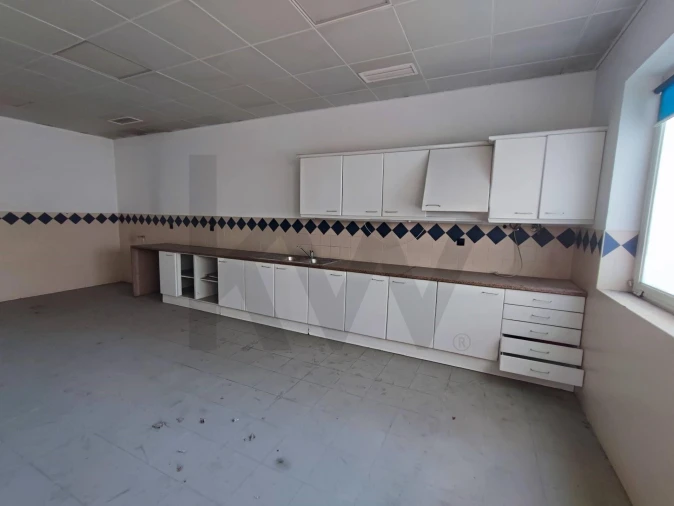 Armazém para Venda em Sacavém e Prior Velho Foto 9