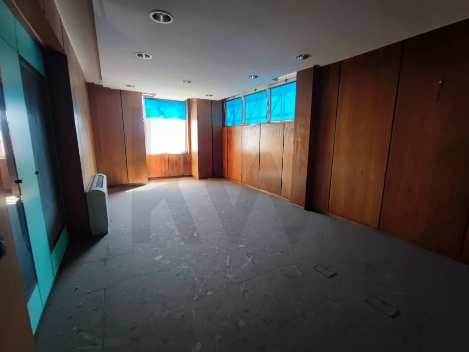 Armazém para Venda em Sacavém e Prior Velho Foto 6