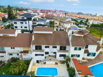 Moradia T5 para Venda em Carcavelos e Parede