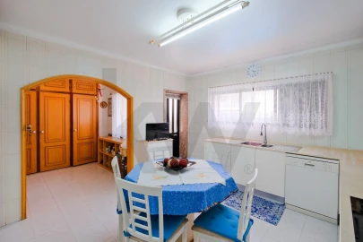 Moradia T5 para Venda em Carcavelos e Parede