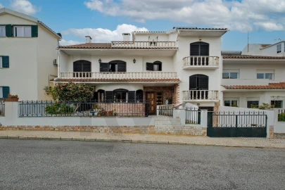 Moradia T5 para Venda em Carcavelos e Parede