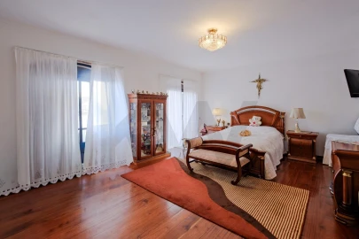 Moradia T5 para Venda em Carcavelos e Parede