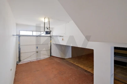 Moradia T5 para Venda em Carcavelos e Parede