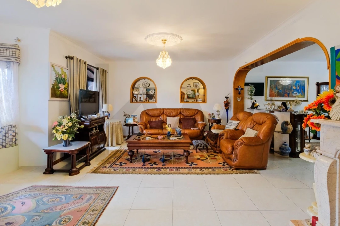 Moradia T5 para Venda em Carcavelos e Parede Foto 4