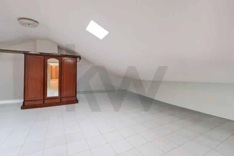 Moradia T5 para Venda em Carcavelos e Parede Foto 49