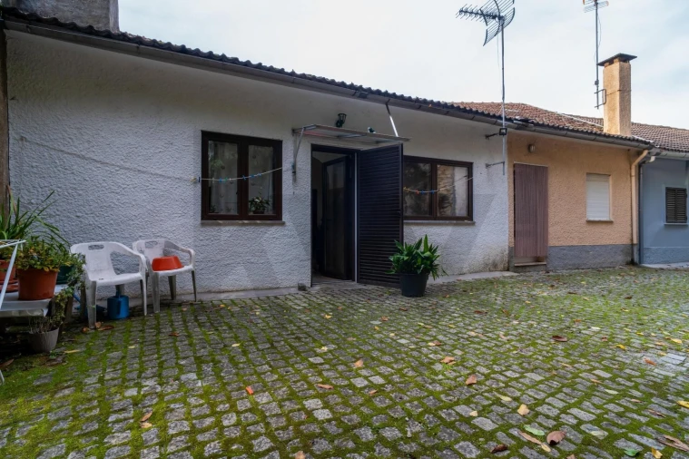 Moradia T3 para Venda em Satão Foto 32