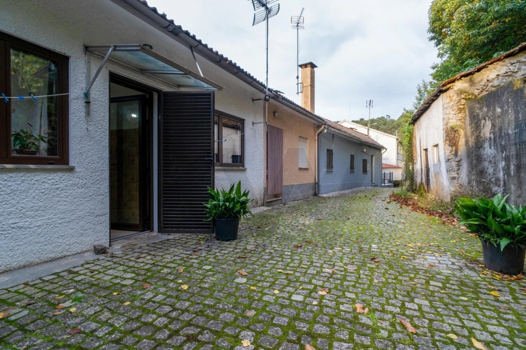 Moradia T3 para Venda em Satão Foto 33