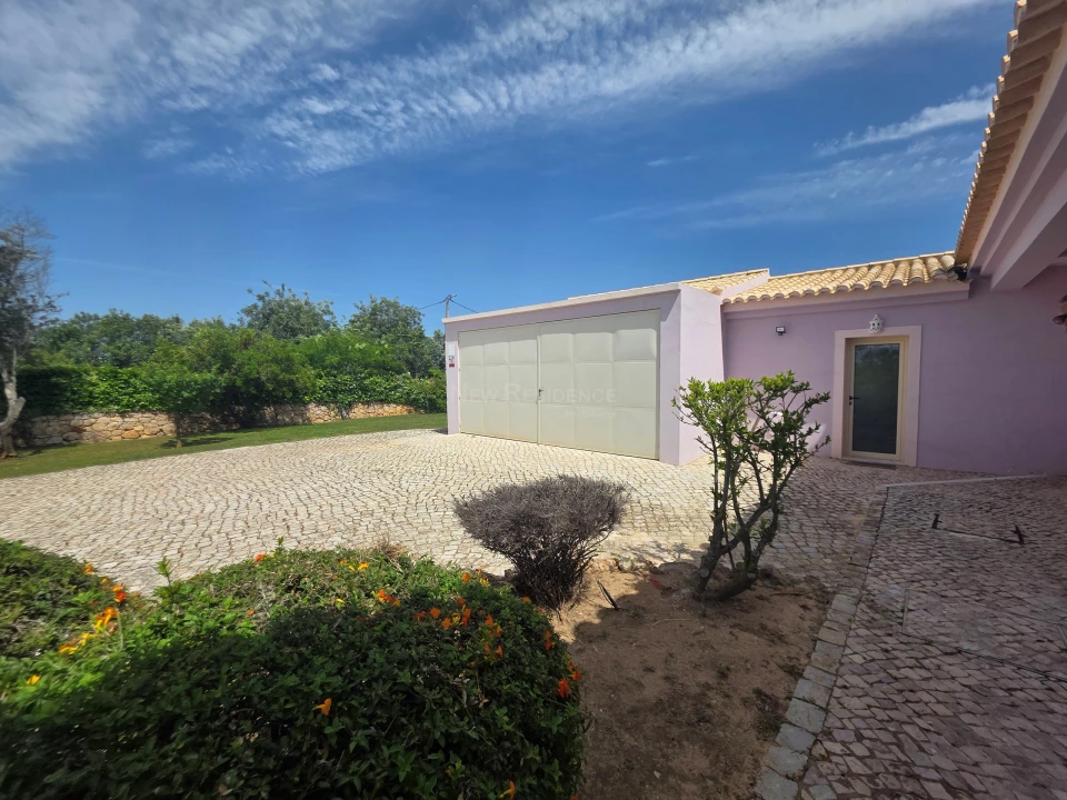 Moradia T6 para Venda em Guia Foto 34