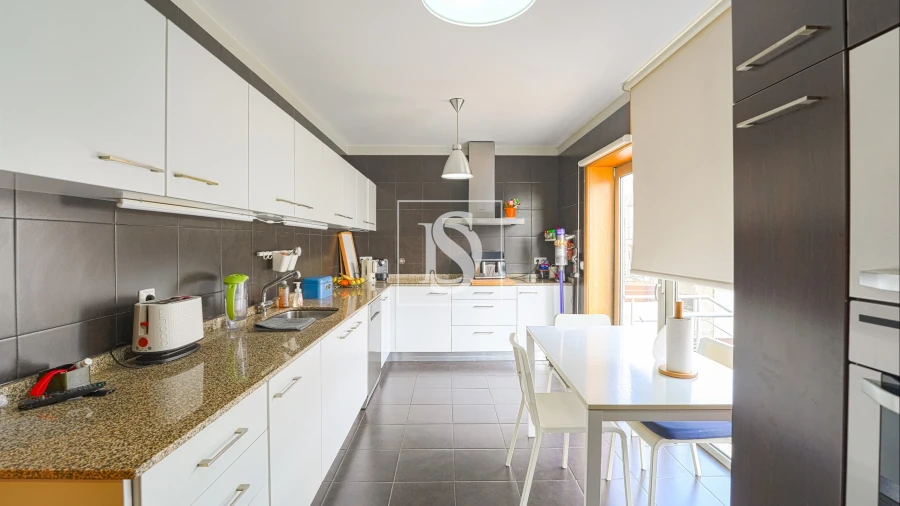 Moradia T3 para Venda em Vermoim Foto 8