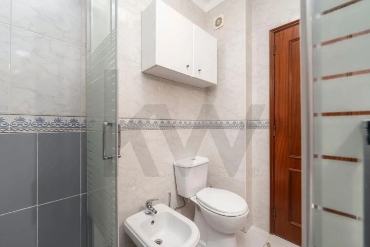 Apartamento T1 para Venda em Vila Real de Santo Antonio Foto 12