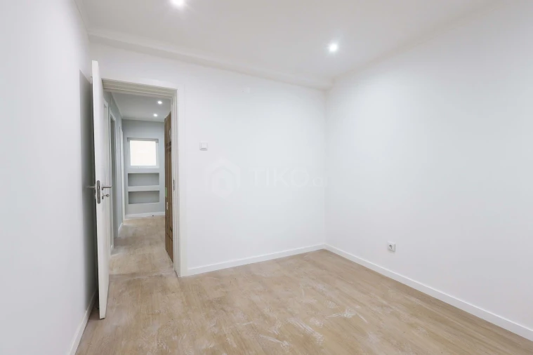 Apartamento T2 para Venda em Venteira Foto 3
