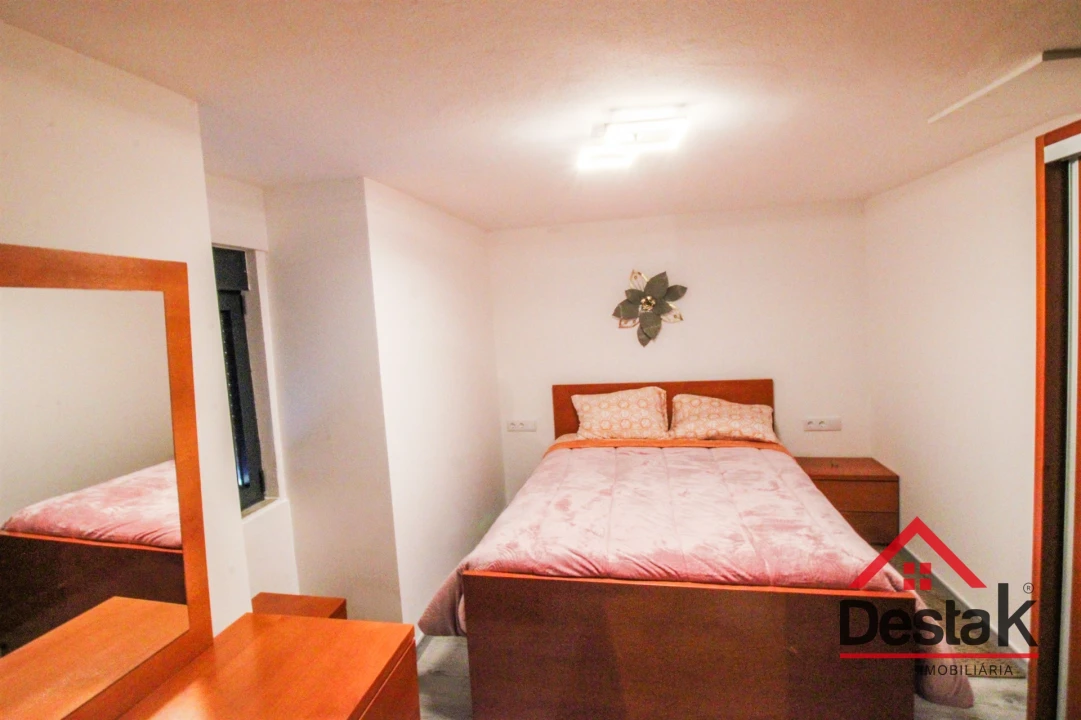 Moradia T1 para Venda em Queirã Foto 12