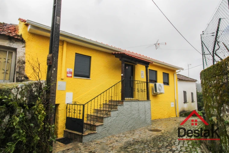 Moradia T1 para Venda em Queirã Foto 1