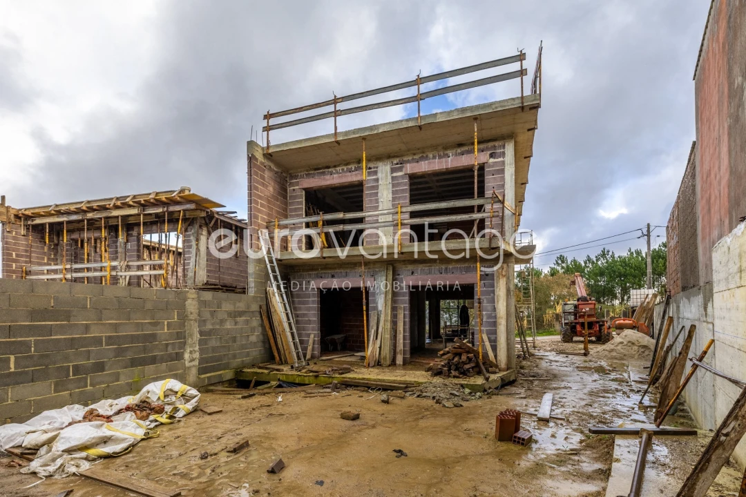 Moradia T4 para Venda em Parceiros e Azoia Foto 11