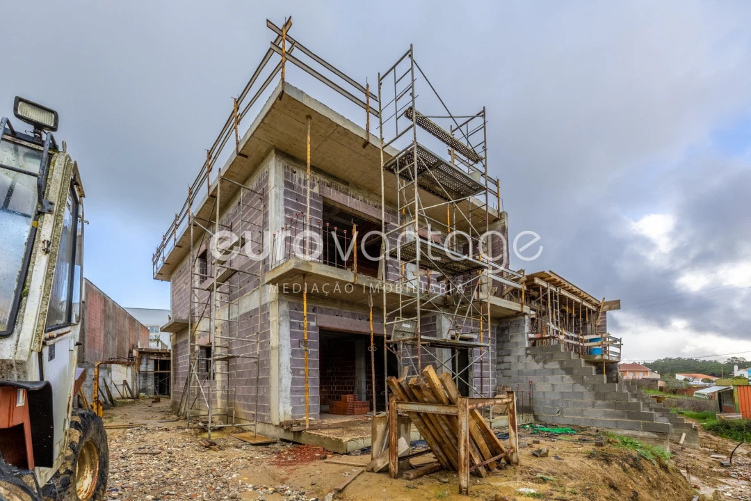Moradia T4 para Venda em Parceiros e Azoia Foto 20