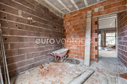 Moradia T4 para Venda em Parceiros e Azoia