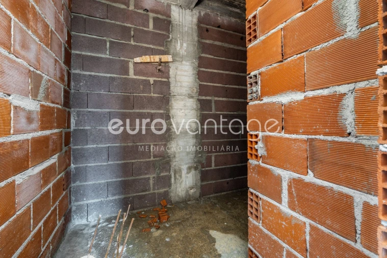 Moradia T4 para Venda em Parceiros e Azoia Foto 7