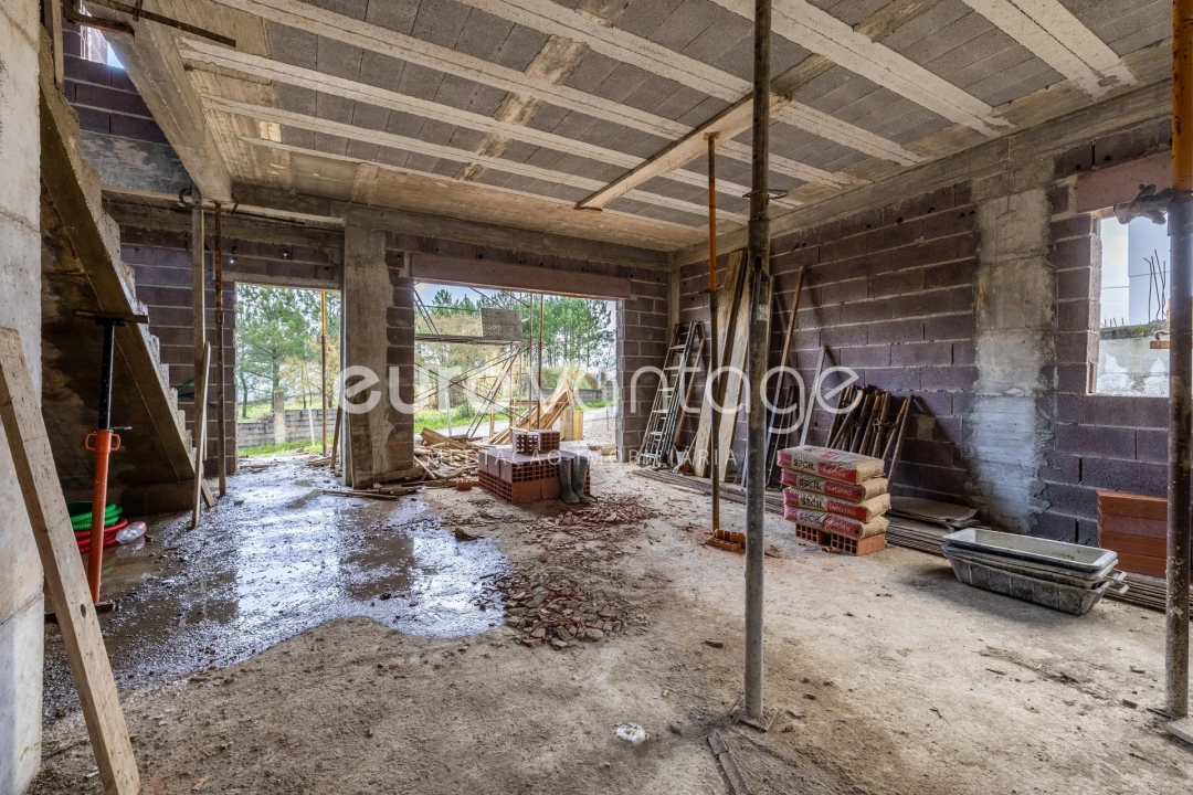 Moradia T4 para Venda em Parceiros e Azoia Foto 5