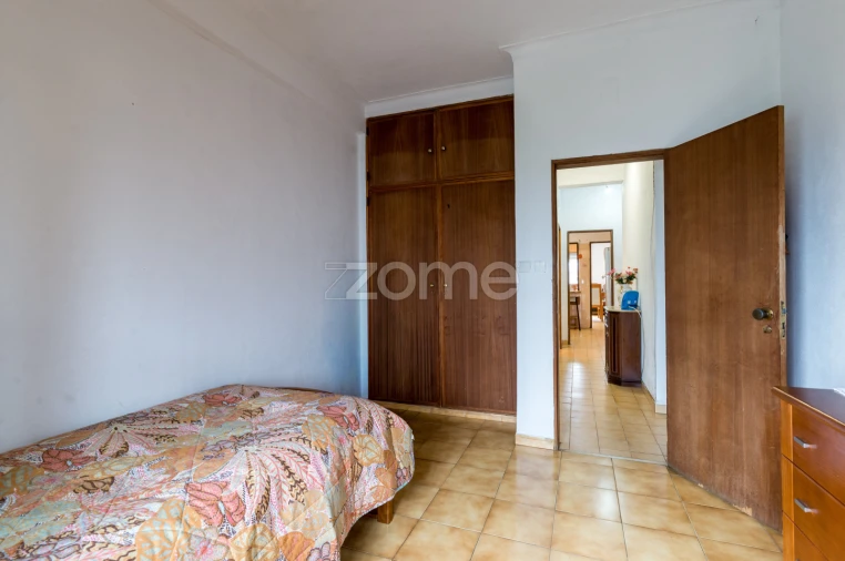 Moradia T6 para Venda em Pontinha e Famões Foto 28