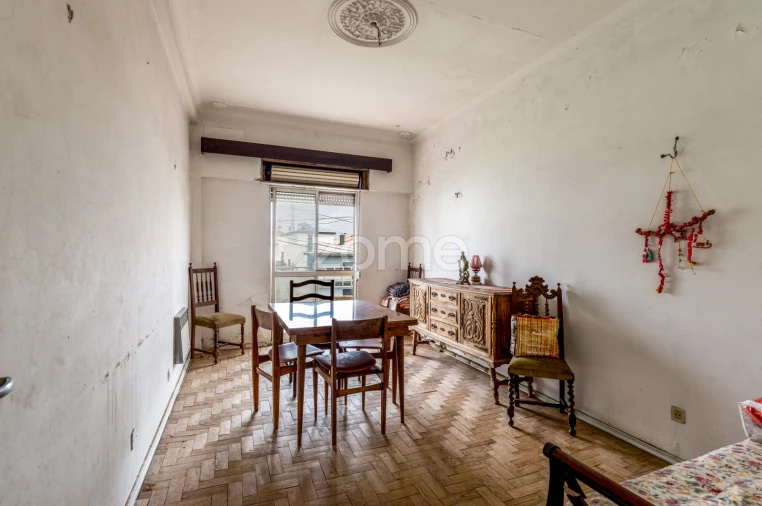 Moradia T6 para Venda em Pontinha e Famões Foto 18