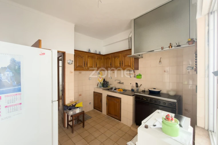 Moradia T6 para Venda em Pontinha e Famões Foto 14