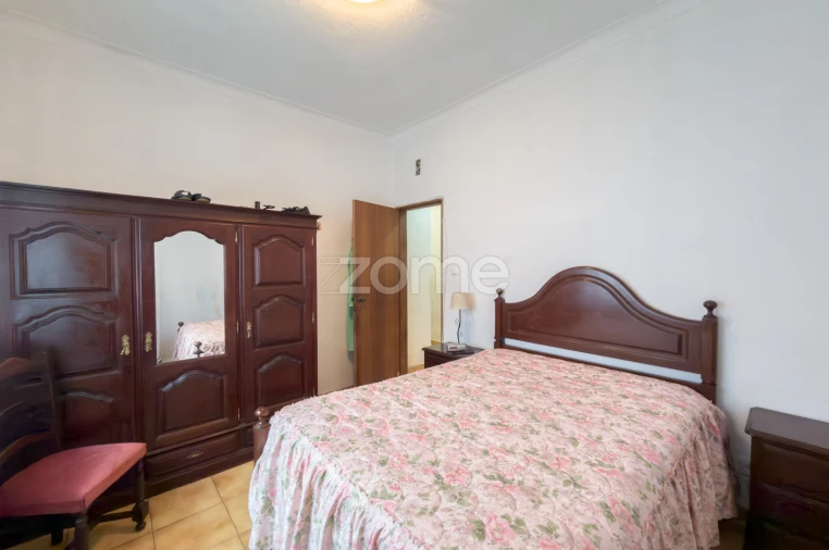 Moradia T6 para Venda em Pontinha e Famões Foto 38