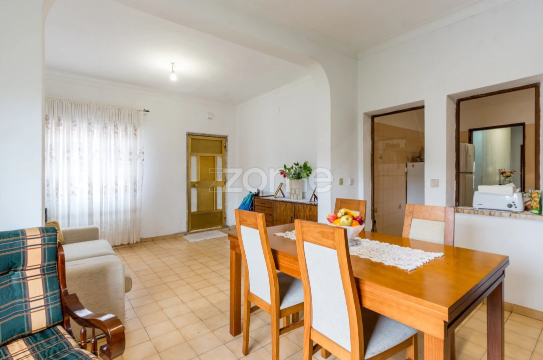 Moradia T6 para Venda em Pontinha e Famões Foto 32