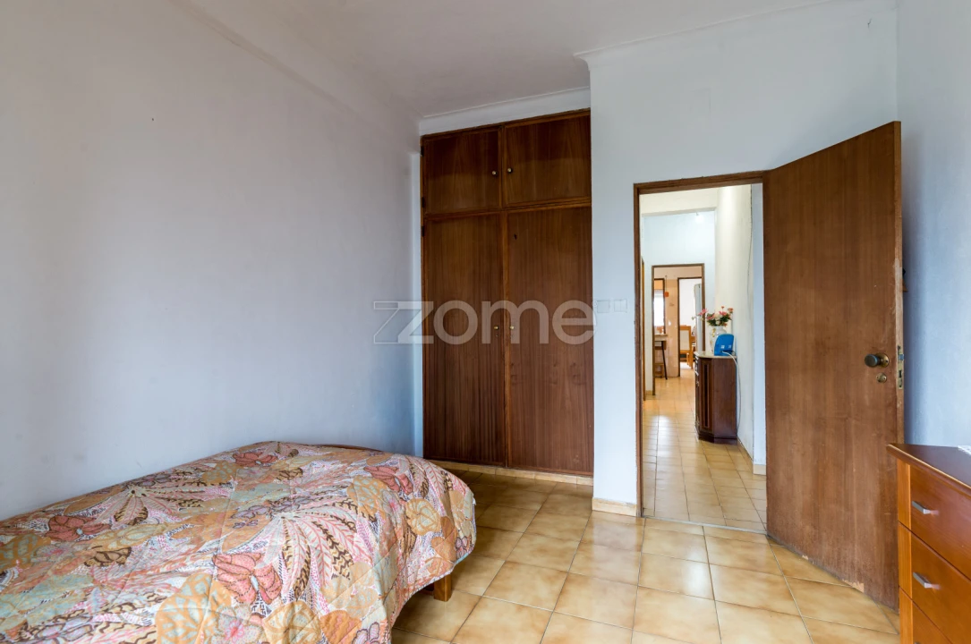 Moradia T6 para Venda em Pontinha e Famões Foto 28