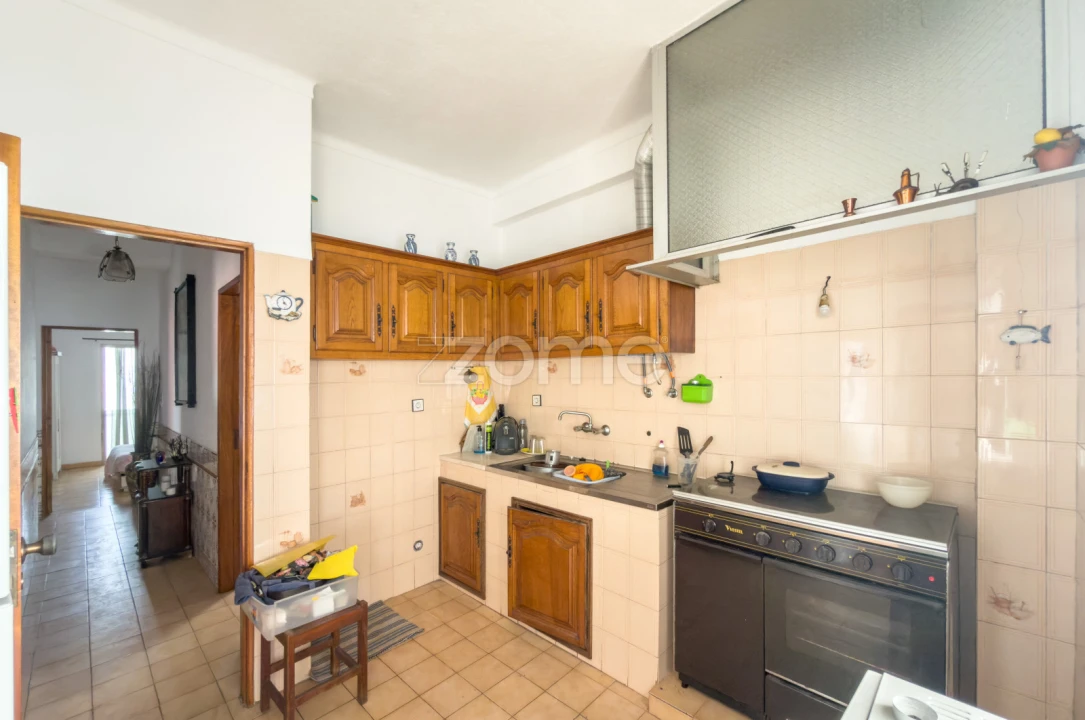 Moradia T6 para Venda em Pontinha e Famões Foto 13