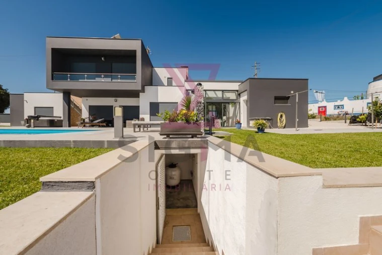 Moradia T4 para Venda em Roliça Foto 47