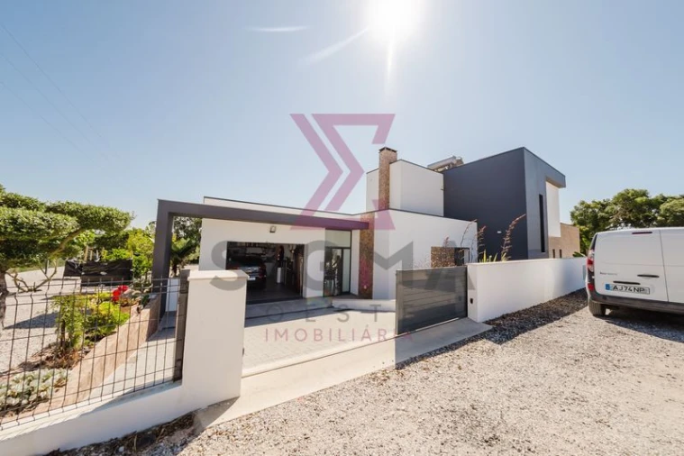 Moradia T4 para Venda em Roliça Foto 50