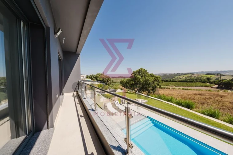 Moradia T4 para Venda em Roliça Foto 40