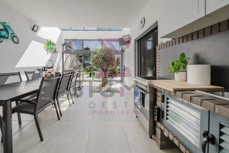 Moradia T4 para Venda em Roliça Foto 6