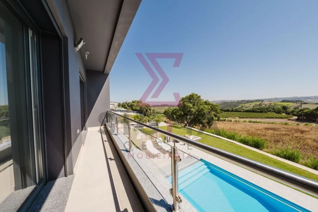 Moradia T4 para Venda em Roliça Foto 40