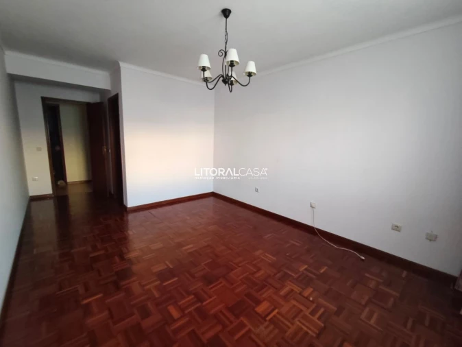 Moradia T7 para Venda em Aradas Foto 12