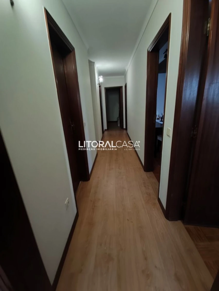 Moradia T7 para Venda em Aradas Foto 10