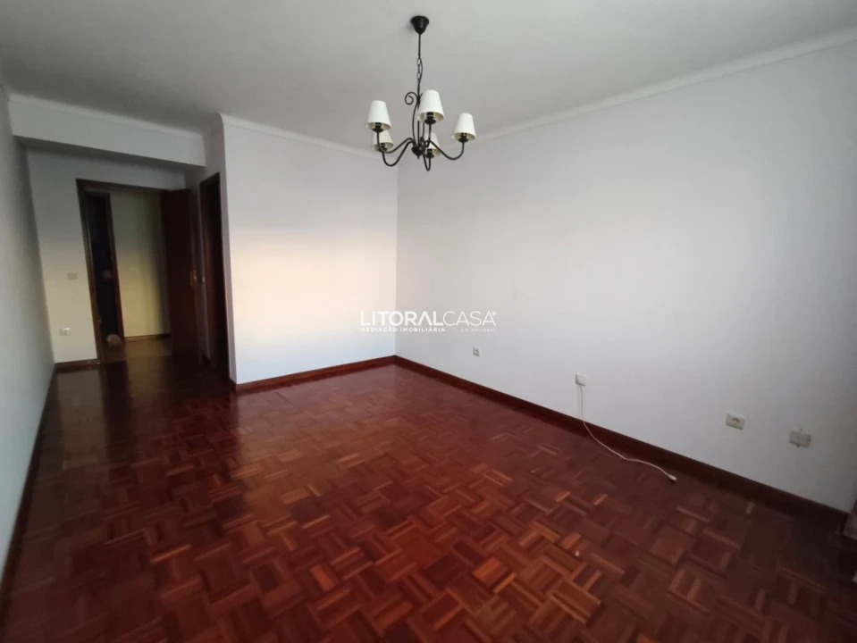 Moradia T7 para Venda em Aradas Foto 12