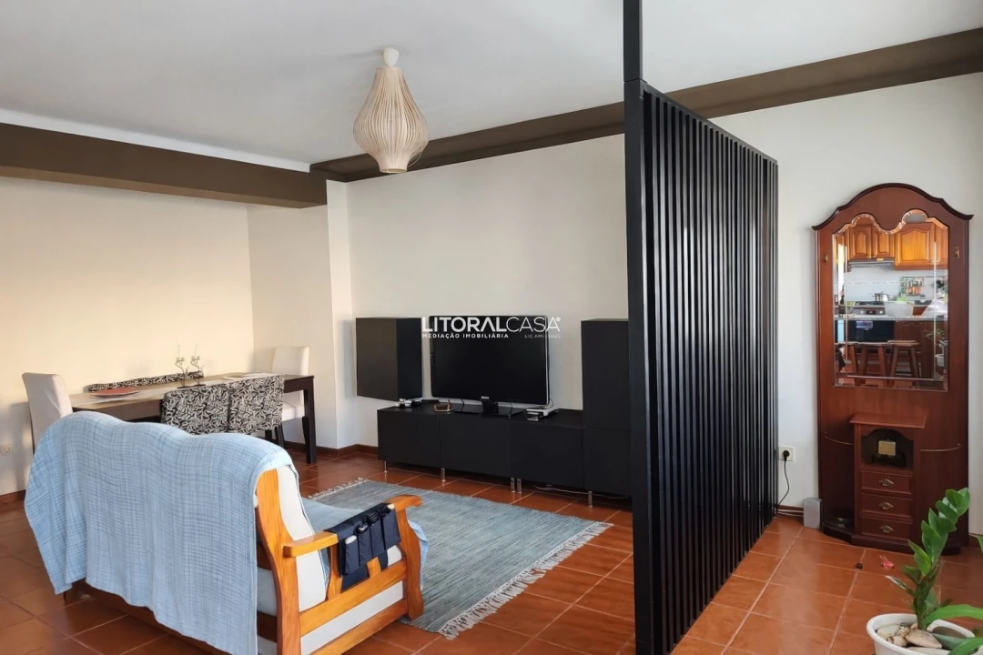 Moradia T7 para Venda em Aradas Foto 2