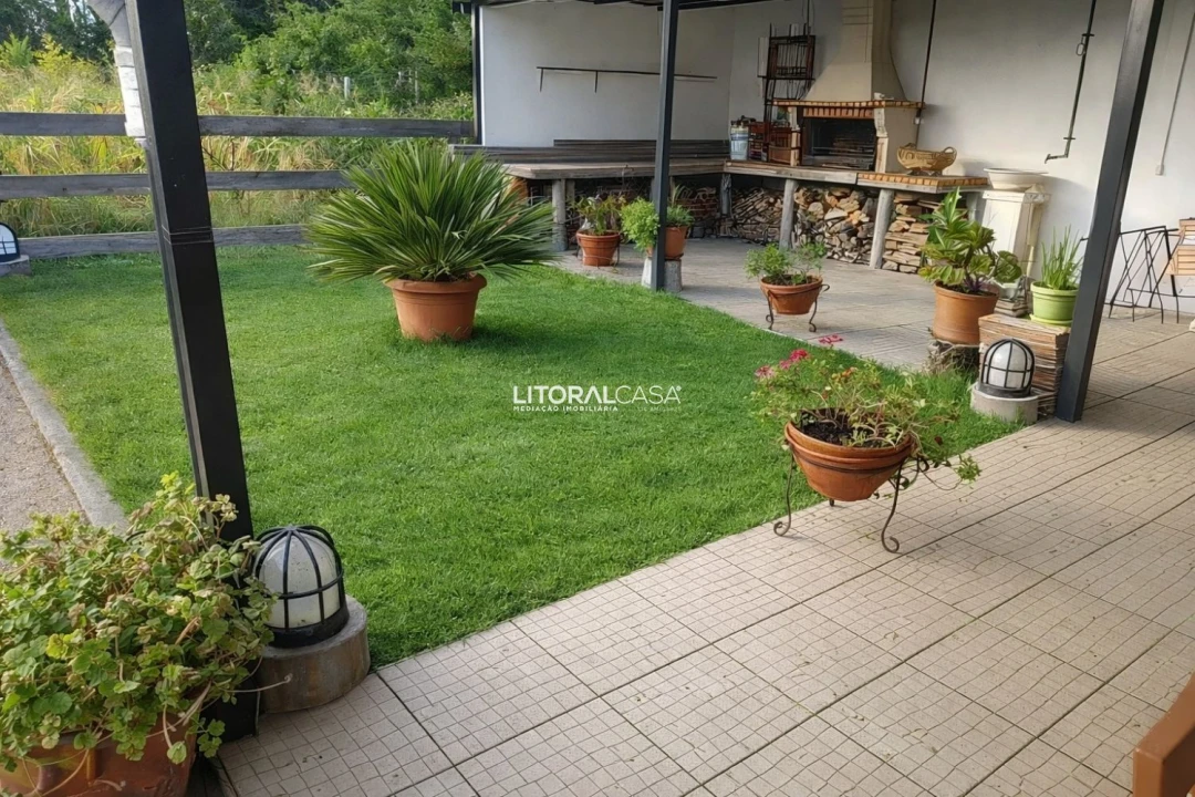 Moradia T7 para Venda em Aradas Foto 33