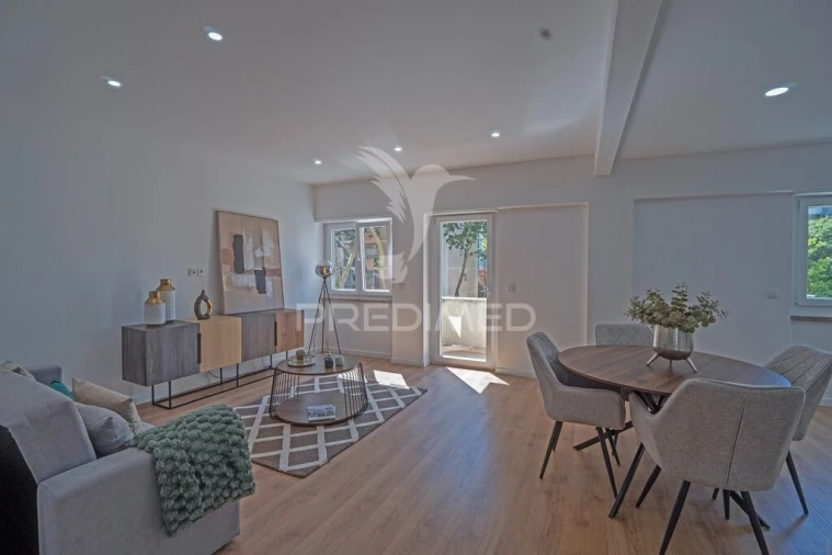 Apartamento T3 para Venda em Benfica Foto 2