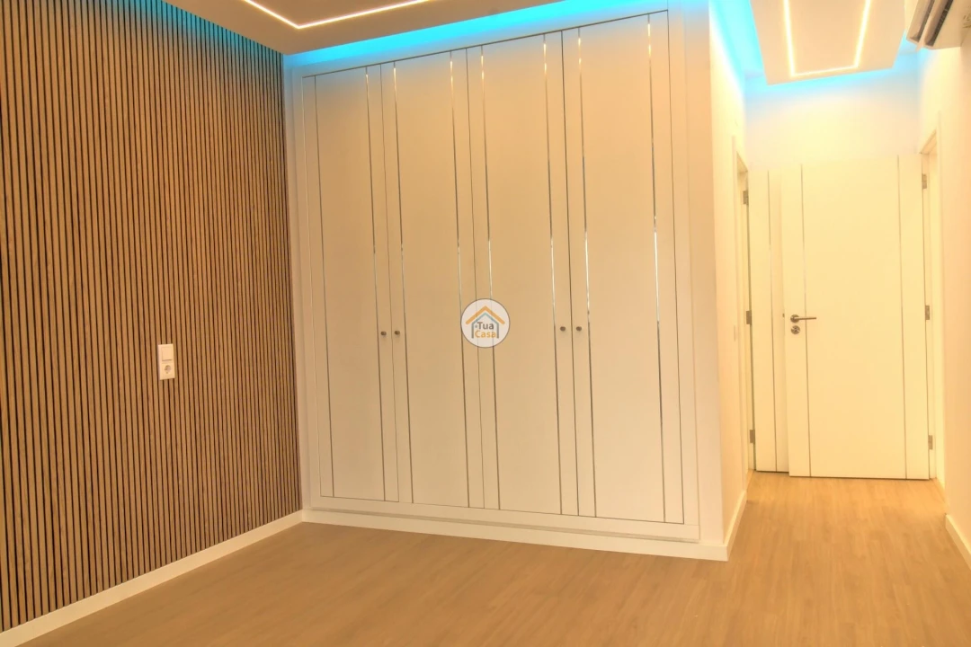 Apartamento T3 para Venda em Quarteira Foto 19