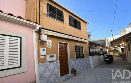 Moradia T3 para Venda em Sacavém e Prior Velho