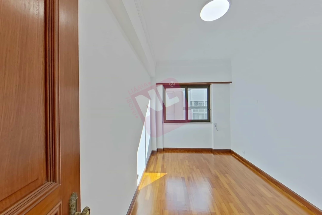 Apartamento T2 para Arrendamento em Penha de França Foto 16