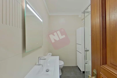 Apartamento T2 para Arrendamento em Penha de França