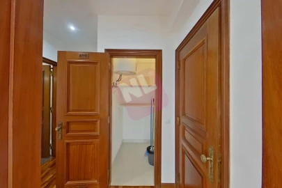 Apartamento T2 para Arrendamento em Penha de França