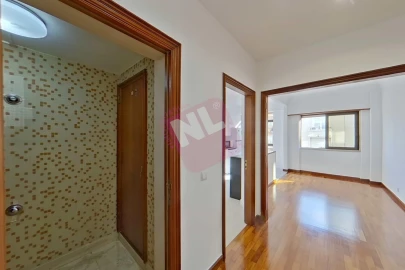 Apartamento T2 para Arrendamento em Penha de França