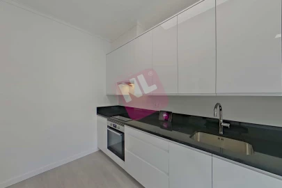 Apartamento T2 para Arrendamento em Penha de França