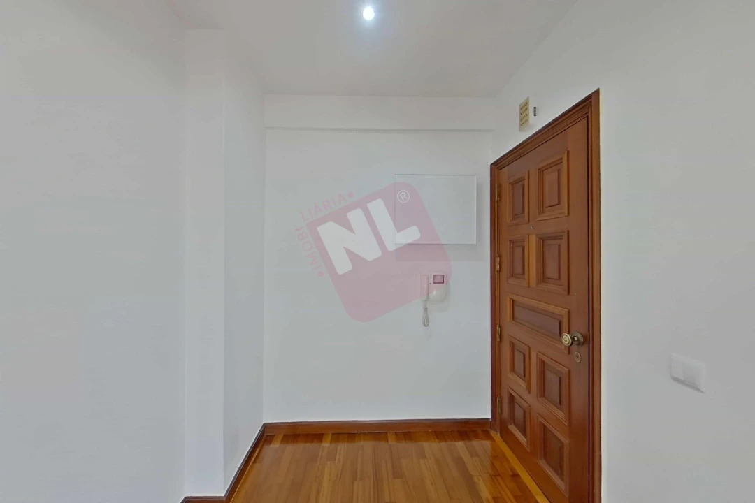 Apartamento T2 para Arrendamento em Penha de França Foto 6