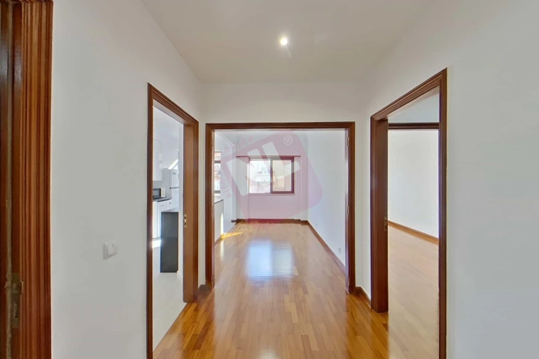 Apartamento T2 para Arrendamento em Penha de França Foto 5